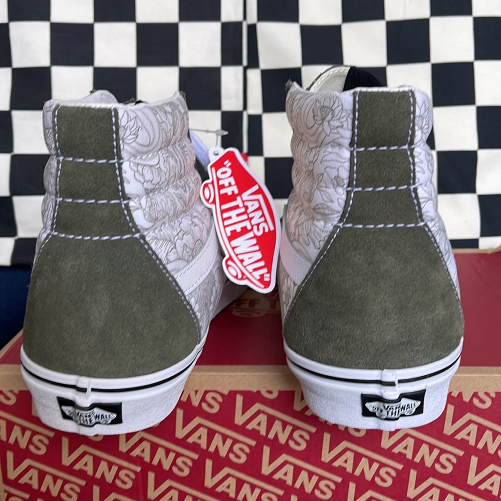 Vans Men’s Sk8-Hi Desert Skulls Grape Leaf/White sneakers - Picture 14 of 16